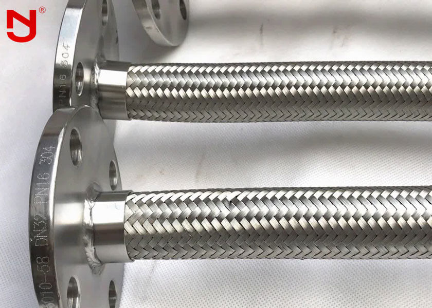 OEM Metal Örgülü Hortum Oluklu Yüzey Vakum Körükleri Yüksek Çekme Çelik Tel